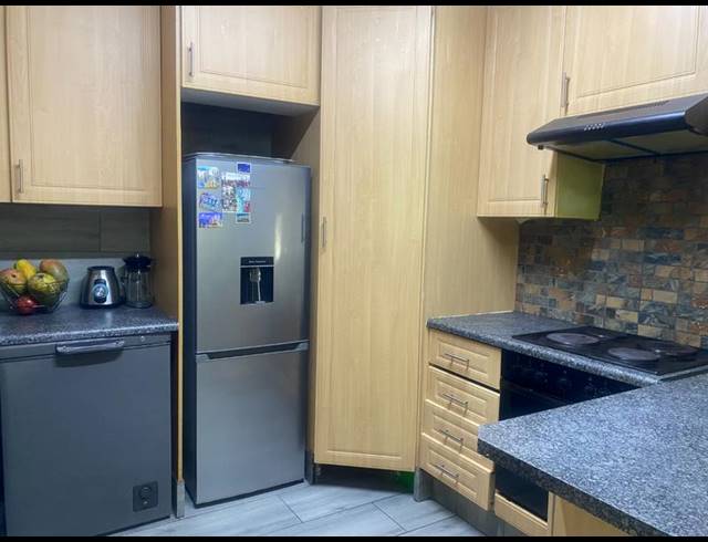 3 BEDROOM PROPERTY TO RENT IN LONEHILL